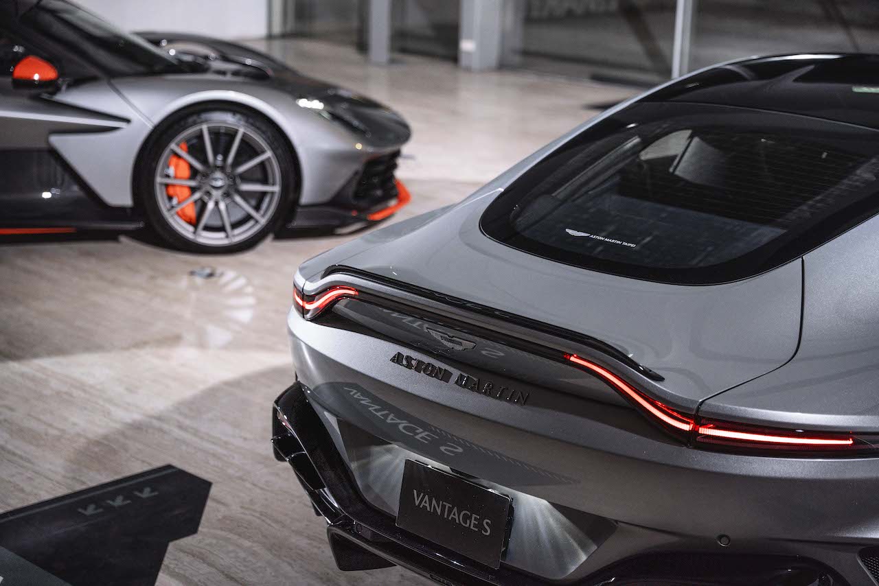 Vantage S & Valhalla (2)